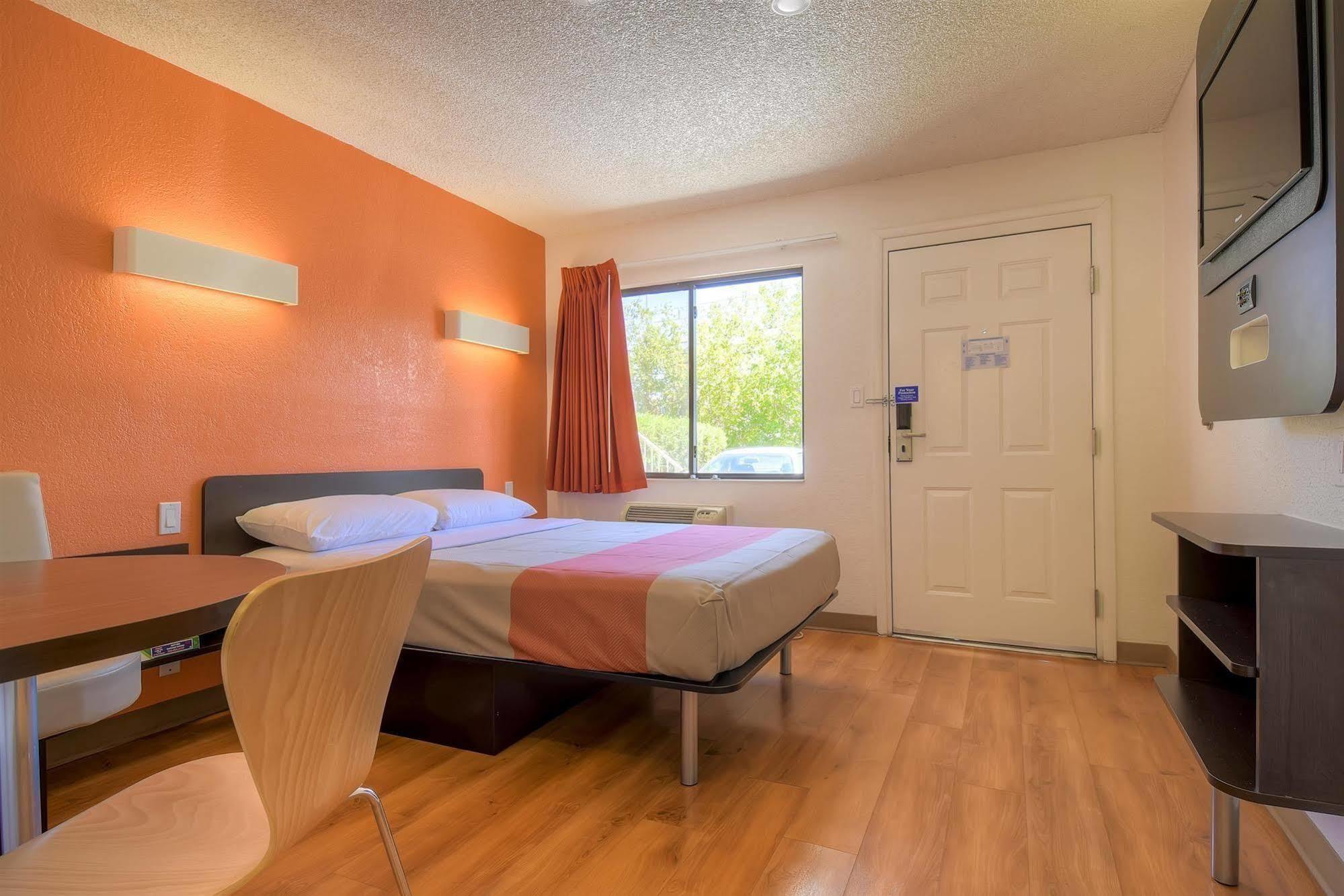 6-las Vegas, Nv - I-15 Stadium Hotel