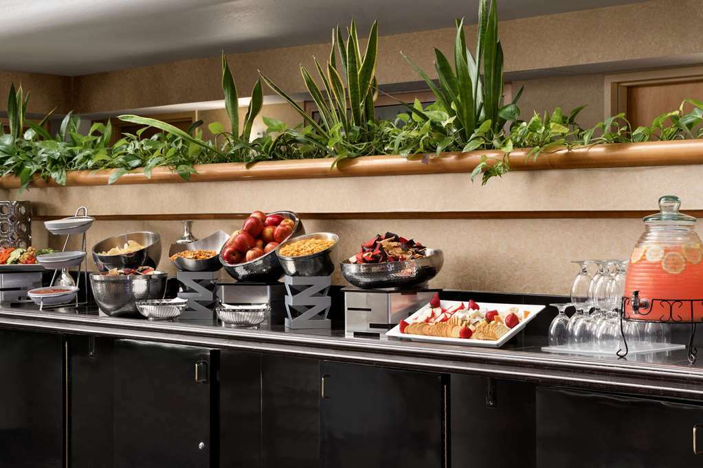 Embassy Vegas Convention Center Paradise Road Hotel 4*