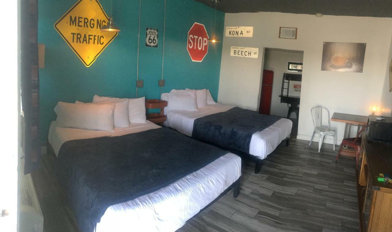 Desert Hills Motel 2*