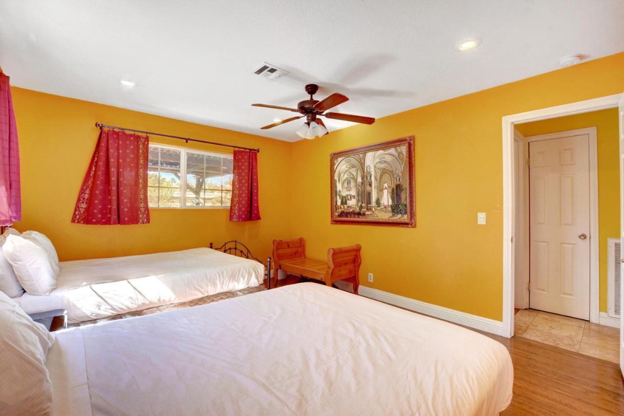 Vegas Elegance! Pool Table & Sparkling Pool!
