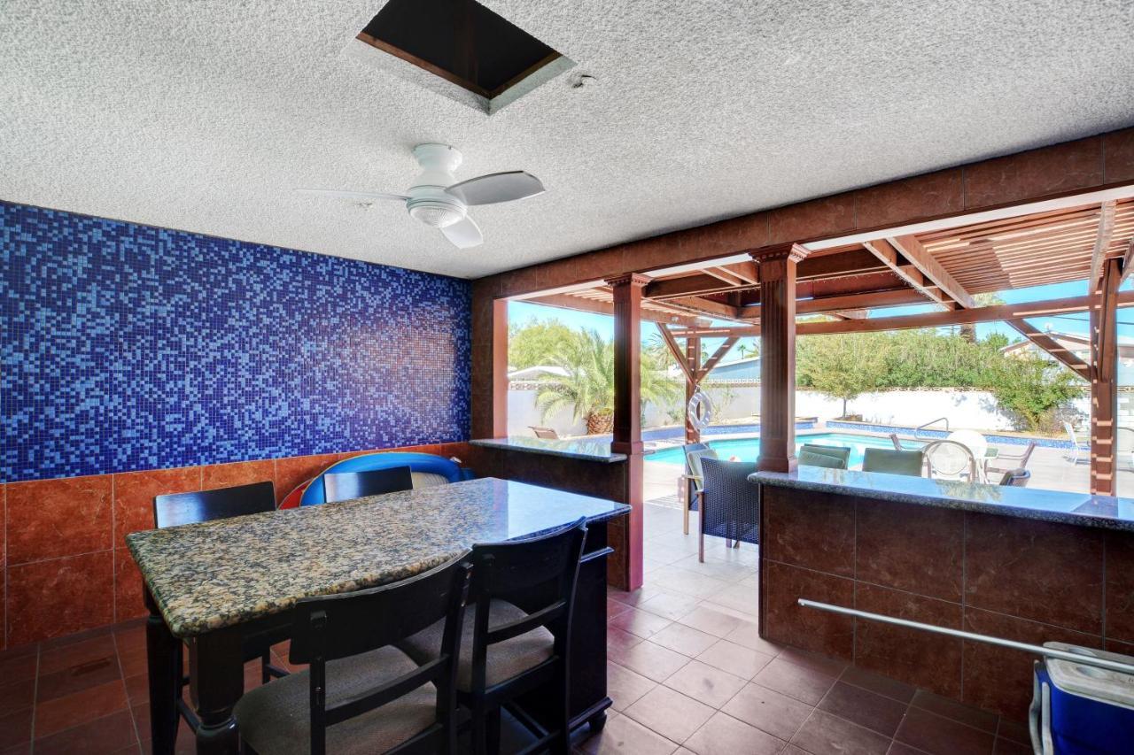 Vegas Elegance! Pool Table & Sparkling Pool!