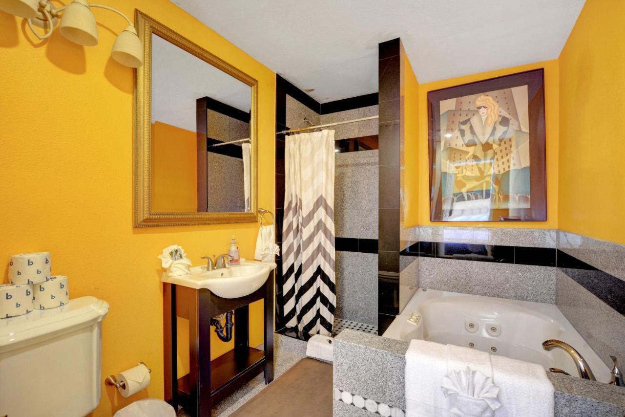 Vegas Elegance! Pool Table & Sparkling Pool! *