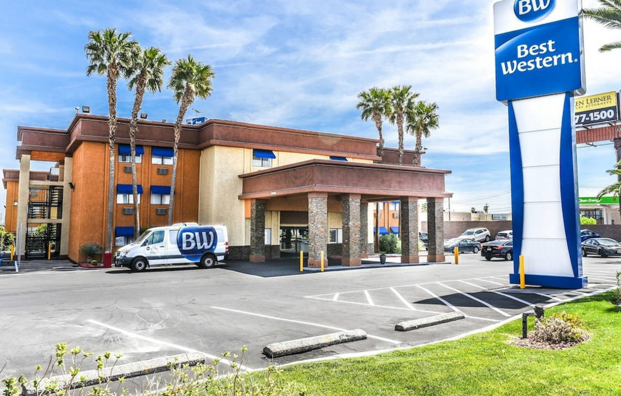 Hotel Western Mccarran 3*