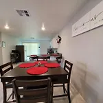 Cheerful, Fresh And Spacious 3 Bedroom Townhome,