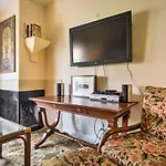 Pet-Friendly Las Vegas Condo 1 Mi To The Strip!