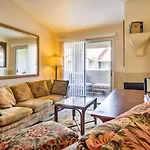 Pet-Friendly Las Vegas Condo 1 Mi To The Strip!