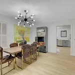 Resort Style 4 Bedroom House With Pool Minutes From Strip
