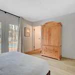 Resort Style 4 Bedroom House With Pool Minutes From Strip