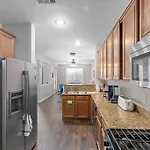 Beautiful Home In Southwest Area Mountains Edge!