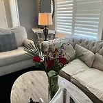 Amazing Pool And Jaccuzi 3 Bedroom In Heart Of Lv