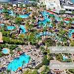Mgm Signature Large Corner Balcony #4F7