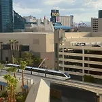 Mgm Signature Large Corner Balcony #4F7
