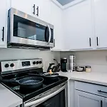New 2022 Home, 10Min From Strip, Modern