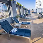2100 Sqft Penthouse Suite W/ Strip Views! Pool Gym