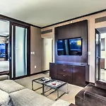 City Center - Panoramic Corner Suite At Vdara