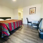 Lucky Cuss Motel