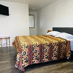 Lucky Cuss Motel