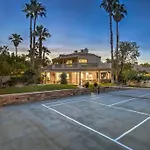 GREENS, A Luxury Las Vegas Pool Villa