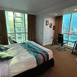 Panorama Vista Suite- 1Br 2Ba, Full Kitchen, Strip View, Balcony, Corner Unit