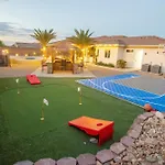 3400 Sqft House W/40Ft Heated Pool/Spa- Strip View