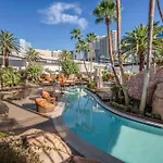 Lucky Gem Penthouse & Luxury Suites At Signature Resort, Balcony Strip View 1607