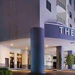 Ultimate Las Vegas Getaway One Bedroom Suite With Balcony, Kitchen, Gym, Pool & Free Parking
