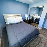 Spacious 4-Bed Family Retreat Wifi & Parking