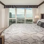 Stunning Four Bedroom Fully Professionally Remodeled Apartment