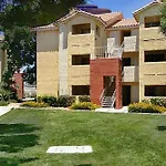 Upgraded & Stylish, Pool, Hot Tub, Walk To Strip!