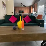 Pet-Friendly, Vibrant Oasis - Colorful Retreat Near Summerlin
