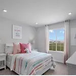 Lovely Comfortable Home To Enjoy,