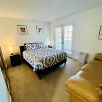 Cute 2 Bedroom 2 Bath 2 Mile Strip5