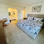 Cute 2 Bedroom 2 Bath 2 Mile Strip5