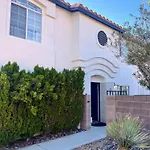 Extended Stay 3 Bedrooms Cozy Townhouse Living
