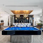 Luxury 4000 Sqft Penthouse At Palms Place 56 Floor