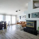 Luxury 1900 Sq Ft House Huge 46 Ft Pool & Hot Spa