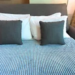 No Resort Fee Strip View Balcony+ Free Valet+ Pool