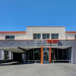 Siegel Select Convention Center