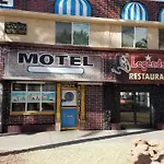 Travelers Bed & Breakfast Hostel