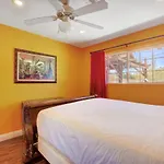 Las Vegas Elegance! Pool Table & Sparkling Pool! Home