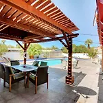 Las Vegas Elegance! Pool Table & Sparkling Pool! Home