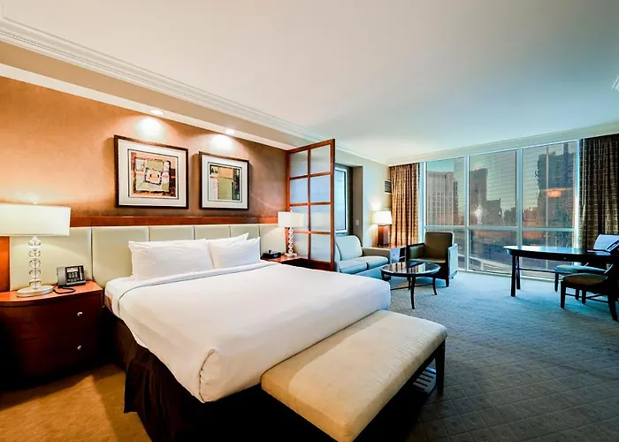 Two-Bedroom Conjoined Studio Suite W/Balcony & Strip View At Signature