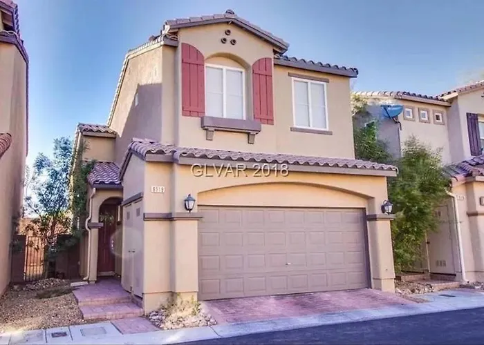 Beautiful Home In Southwest Area Mountains Edge!