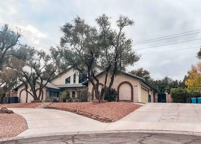 *Entertainment Villa* 5Min To Strip Optional Heated Pool Jacuzzi!