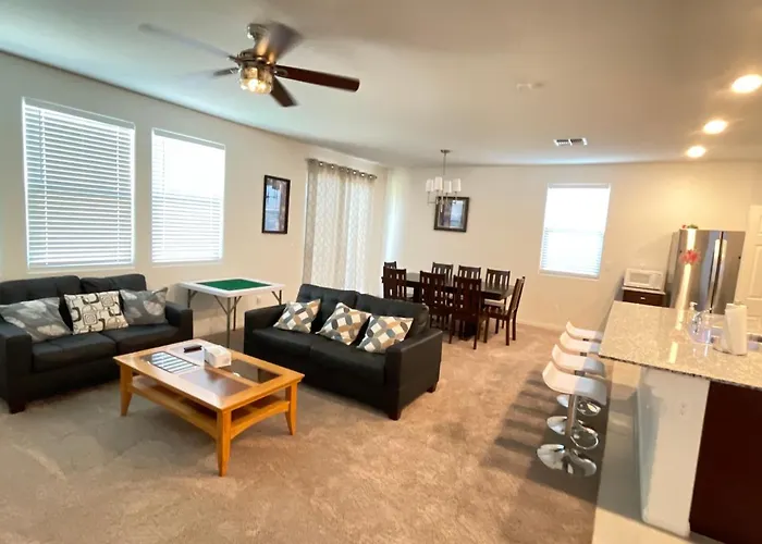 Spacious House, 5 Bedrooms, Sleeps 12, Near Las Vegas Strip And Airport