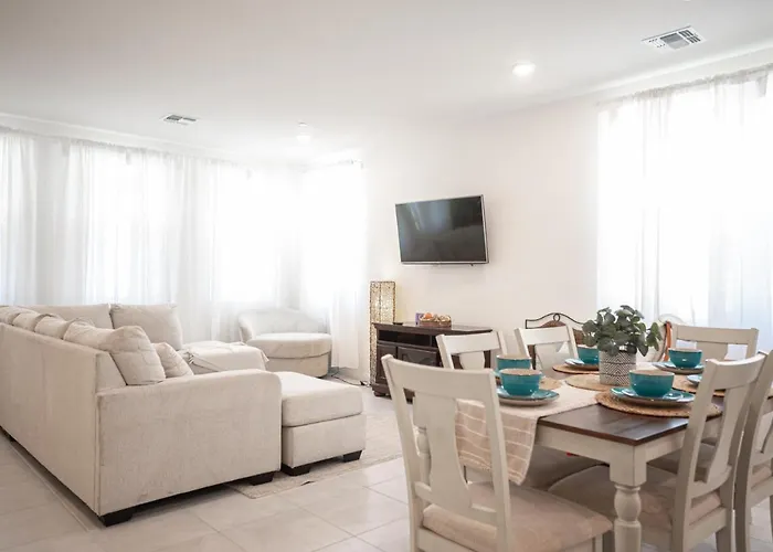 Beautiful Brand New 2 Bedroom Vegas Home! Fits 12 Or More,15-20 Minutes From Lv Strip