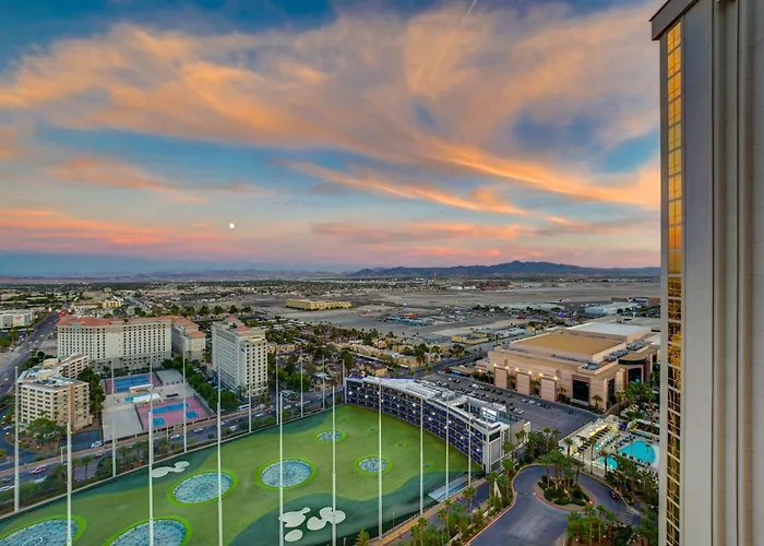 29Th Ph Mgm Signature Suite With A Massive Balcony