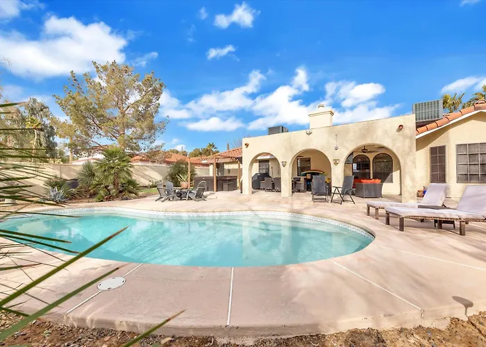 Ranch Style Villa With Pool And Spa