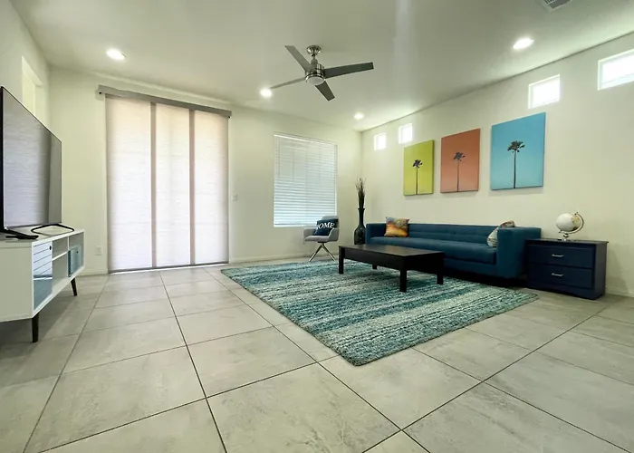 Fun 3-Story House In Vegas - 9Mins To Strip And Airport!
