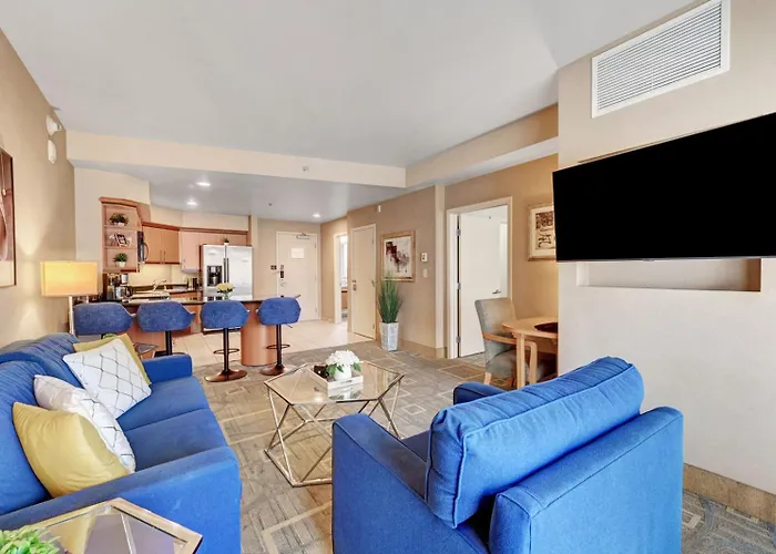 Royal Oasis Suite At Platinum Hotel-Strip Views
